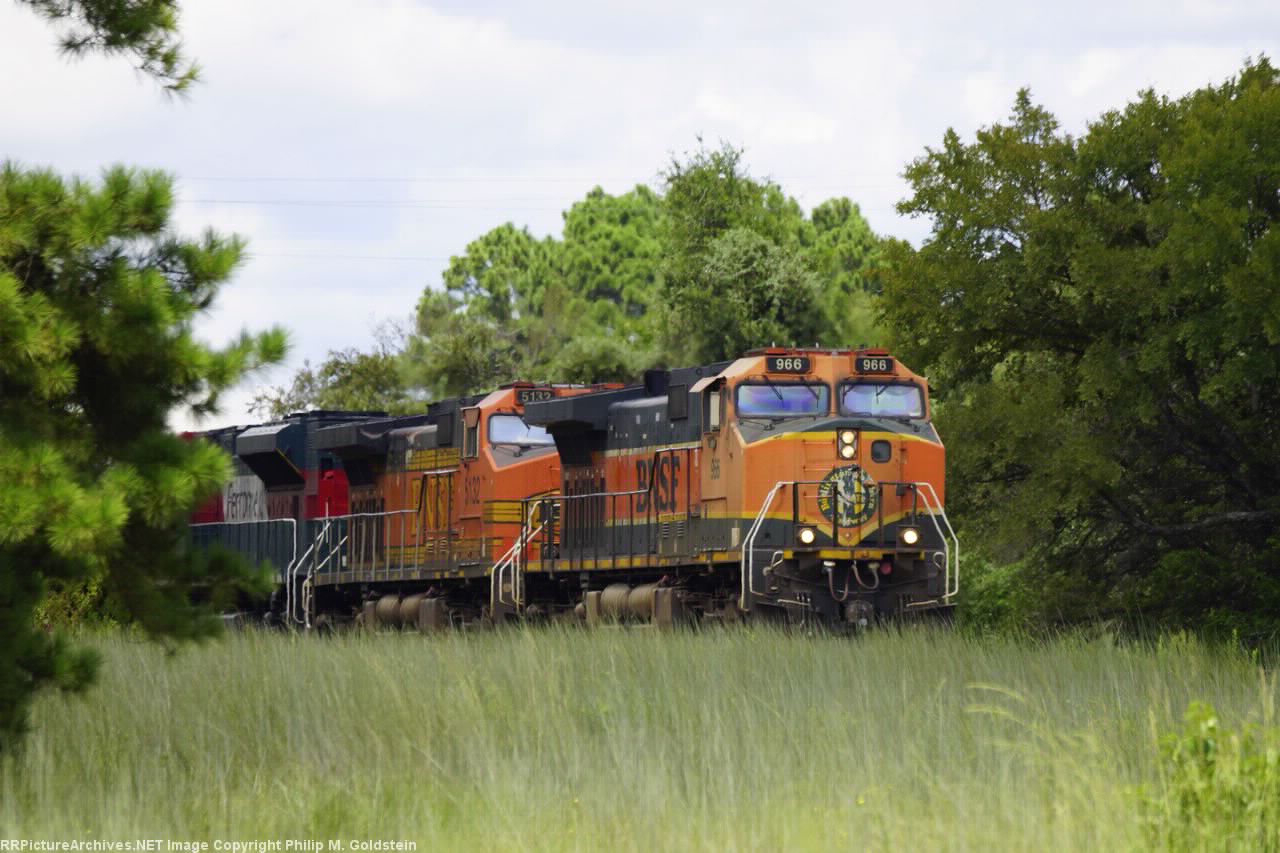 BNSF 966, 5132